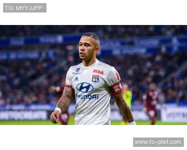 三度十字韧带重伤后重生前尤文球员从陪练C罗到工地打拼